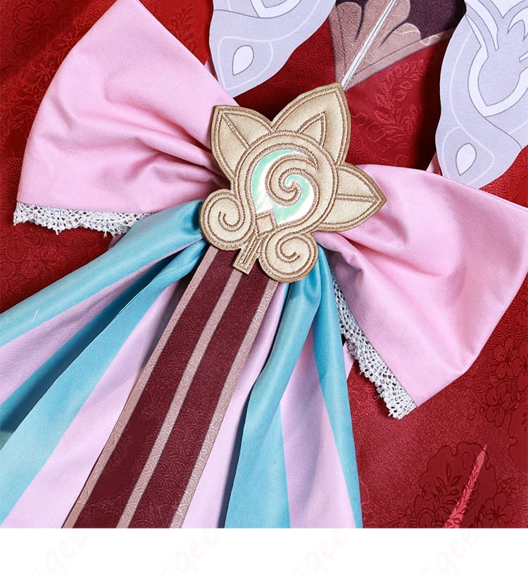 ヒアンシー コスプレ衣装の背面装飾。ゲームのビジュアルに忠実なデザインと仕上げ。