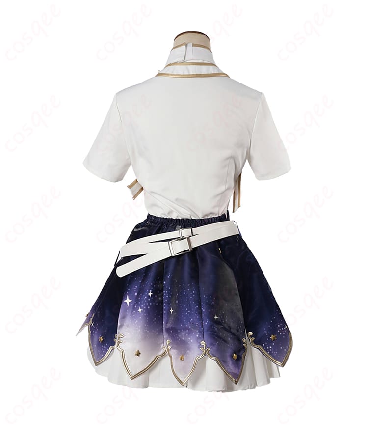 白上フブキキング衣装の内側短袖シャツ背面、精密なデザインとぴったりのフィット感