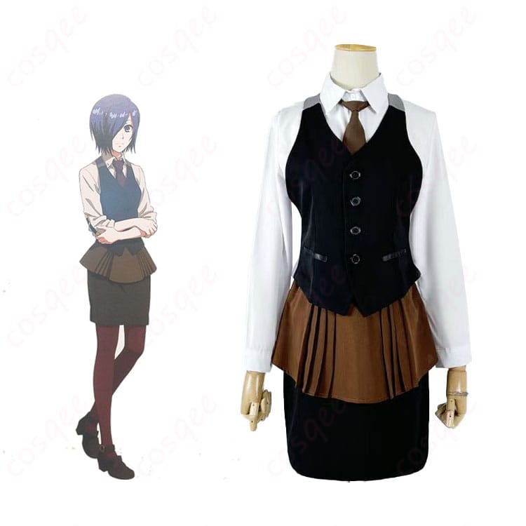 霧嶋董香の制服コスプレ衣装とアニメ「東京喰種トーキョーグール」のキャラクターが一緒に写った画像。コスプレ衣装の忠実再現がわかる!