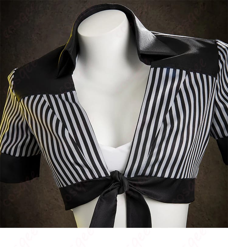 ティファ・ロックハート コスプレ衣装の首元装飾ディテール。細かい刺繍やデザイン。