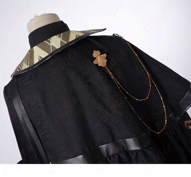 服装背面の装飾ディテール - 背面部分の丁寧な装飾ディテール