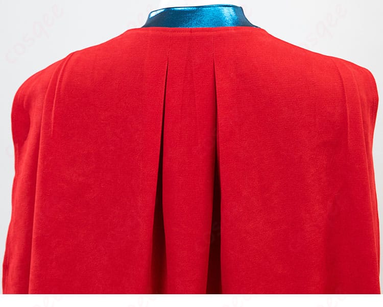 スーパーガール コスプレ衣装 背面マントの縫製ディテール|後ろ姿にも妥協なし!美しいラインが魅力