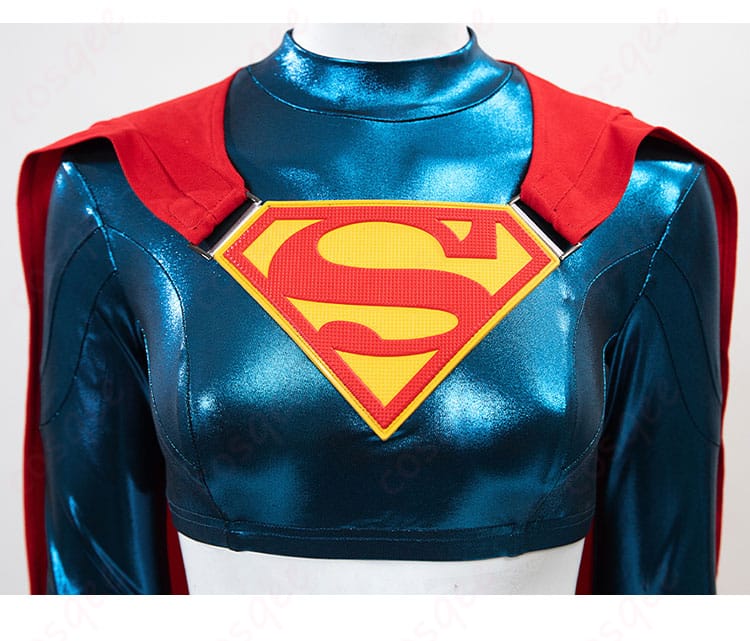 スーパーガール コスプレ衣装 衣襟のロゴ装飾アップ|胸元の“S”マークが存在感抜群!