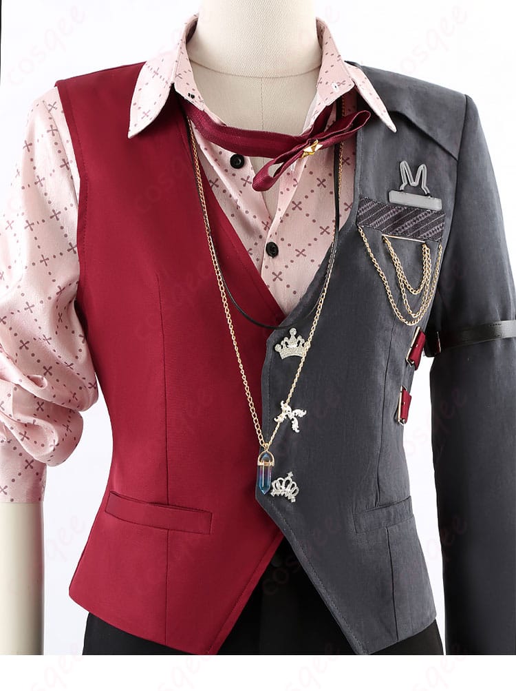 エイトのコスプレ衣装の領口装飾の詳細画像。高品質な素材と細部のデザインが際立っています。