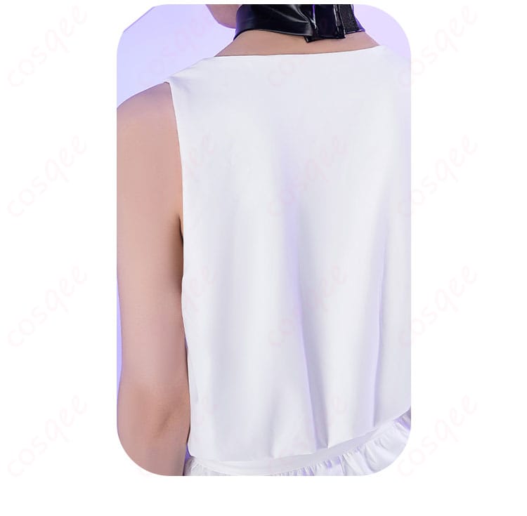 パンスト コスプレ衣装 上衣バックディテール―背面ステッチをチェック