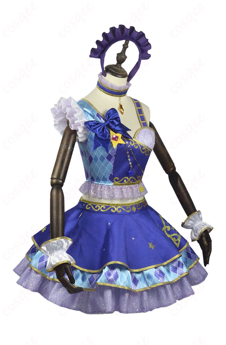 「アイカツ!」桜庭ローラ コスプレ衣装の右側画像。衣装の全体的なバランスがよくわかります。