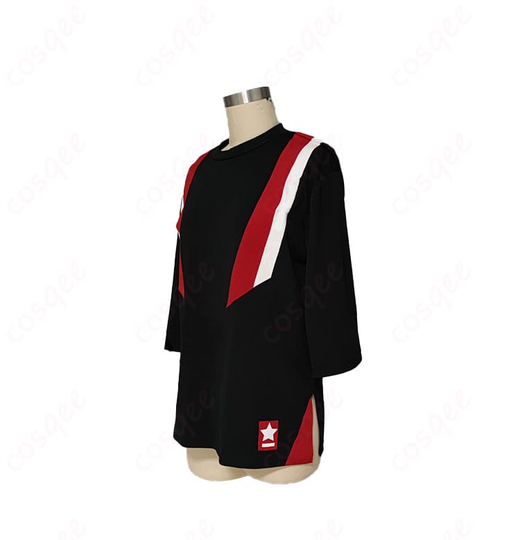 守沢千秋のコスプレ衣装の側面画像。細部まで忠実に再現されたデザインが特徴。コスプレ衣装のシルエットをチェック!