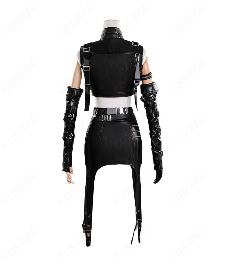 主人公プレイヤー コスプレ衣装の背面画像。背中のデザインとディテールが分かります。