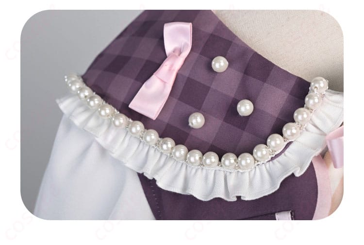 桃井愛莉 コスプレ衣装の衣領装飾の細部。精緻な刺繍とデザインの再現度を強調。