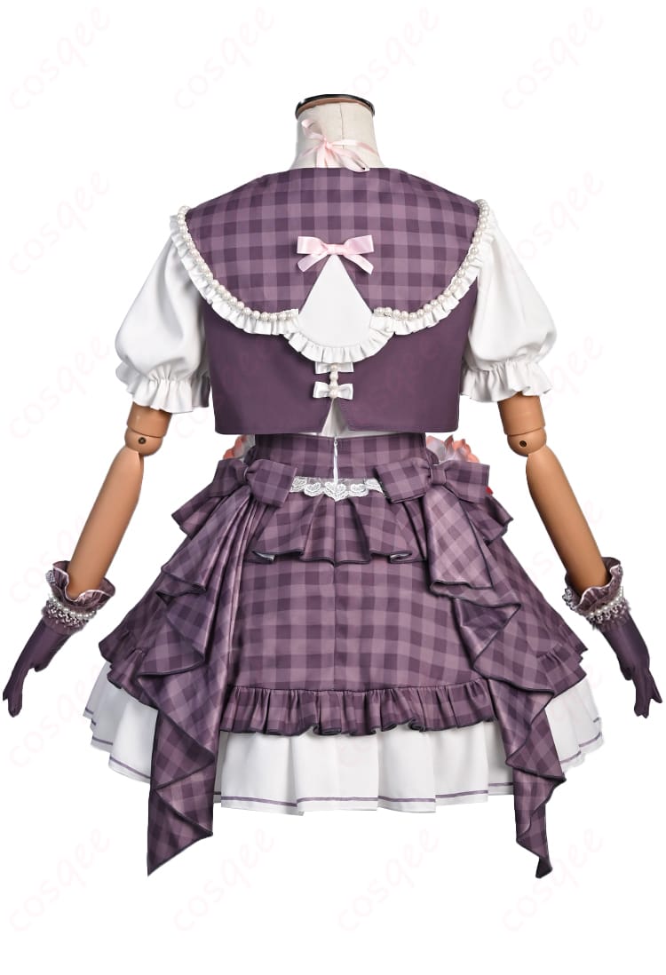 桃井愛莉 コスプレ衣装の背面画像。背中のディテールと美しい仕上がりをチェック。