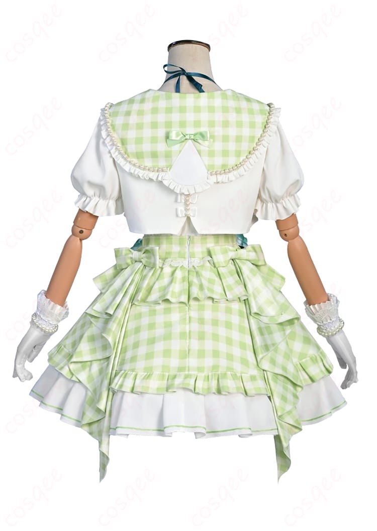 プロセカ 日野森雫 コスプレ衣装の背面画像。背中のデザインと仕上がりが確認できます。