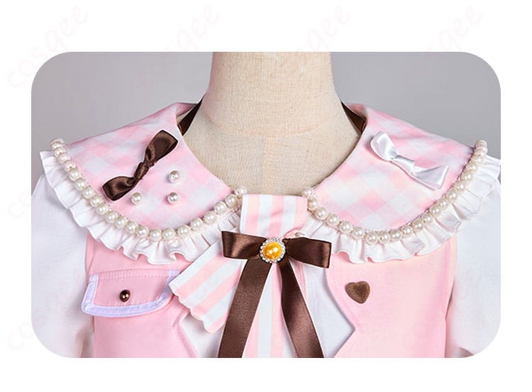 花里みのり コスプレ衣装の服装領口装飾の詳細。細かい刺繍とデザインが魅力的です。