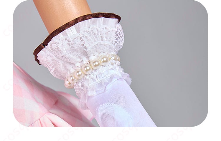 花里みのり コスプレ衣装の手袋装飾の詳細。手元のディテールにまでこだわったデザインです。