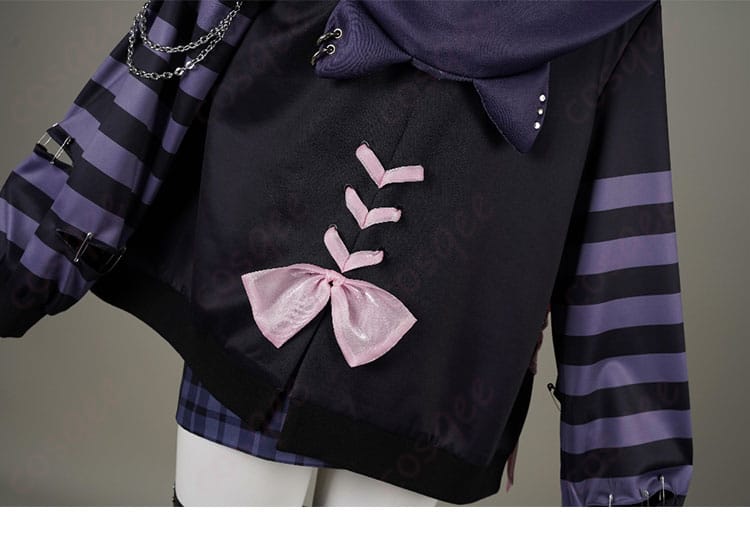 ラオーラ・パンテーラ私服コスプレ衣装の外套背面。ディテールまでリアルに再現。