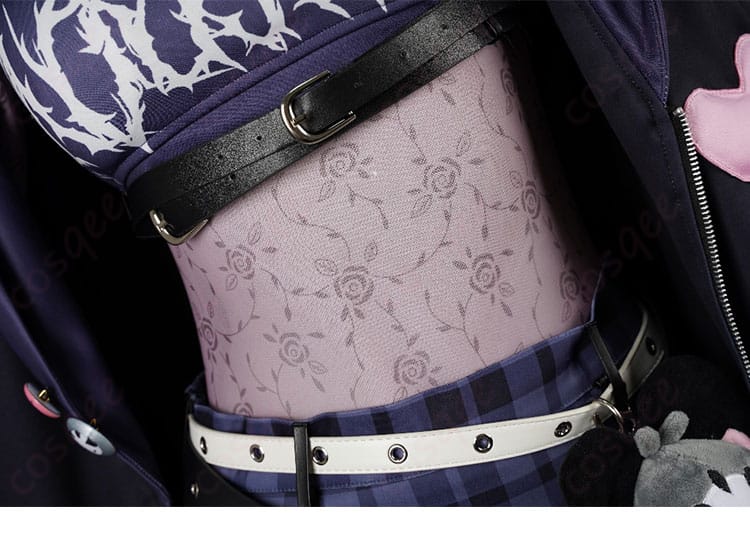 ラオーラ・パンテーラ私服コスプレ衣装の花柄装飾。華やかで繊細な花柄がアクセントに。