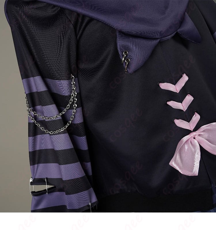 ラオーラ・パンテーラの私服コスプレ衣装の外套背面装飾。バックスタイルの美しさが際立つ。