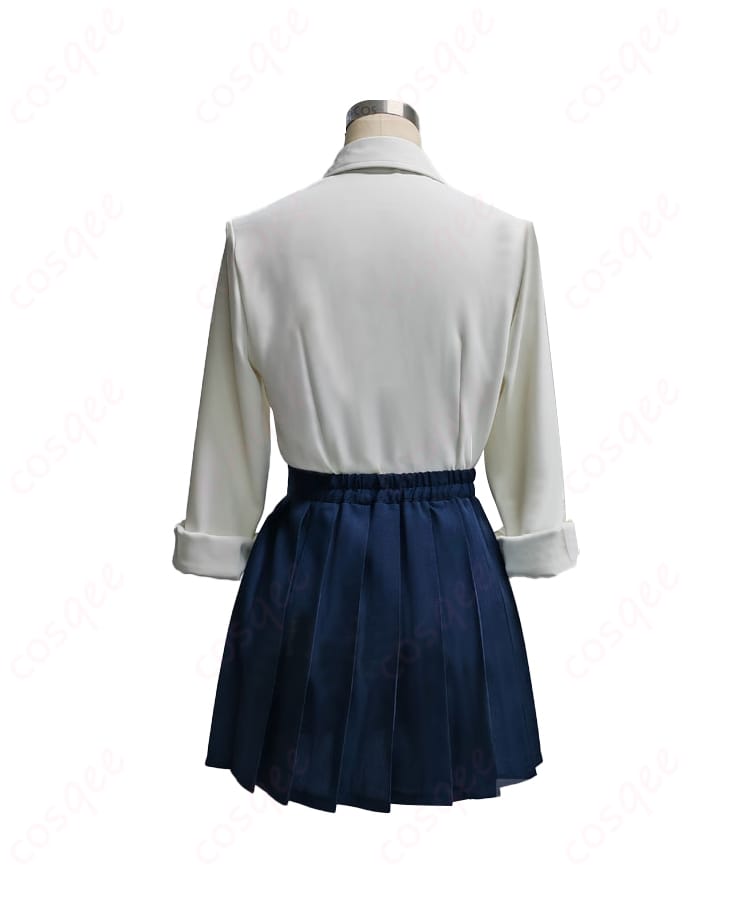 一之瀬アスナのコスプレ衣装の背面画像。背中のデザインと素材の質感が鮮明に確認できます。