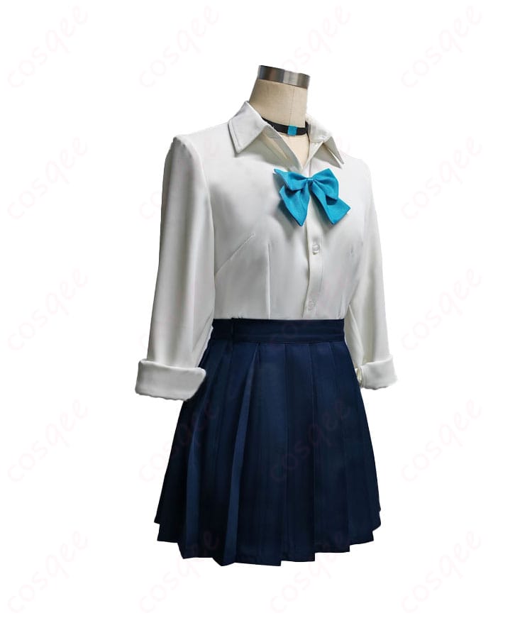 一之瀬アスナのコスプレ衣装の側面画像。服のフィット感とシルエットがよくわかる角度からのショット。