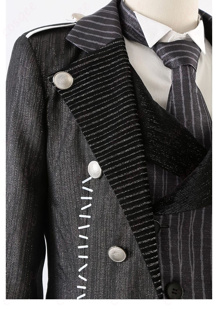 ハロウィン ナイトメア―スーツの衣領装飾のディテール。マレウス・ドラコニアらしい威厳のある装飾。