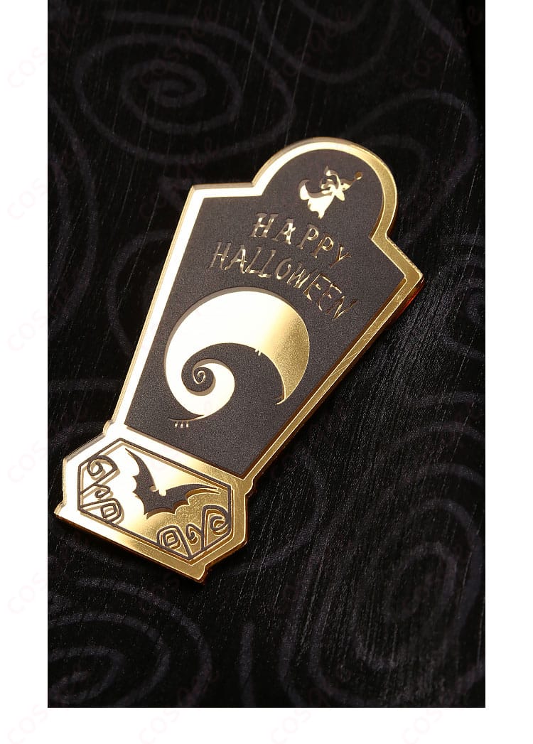 マレウス・ドラコニア コスプレ衣装の胸飾り部分の詳細。エレガントで強さを感じさせる装飾。