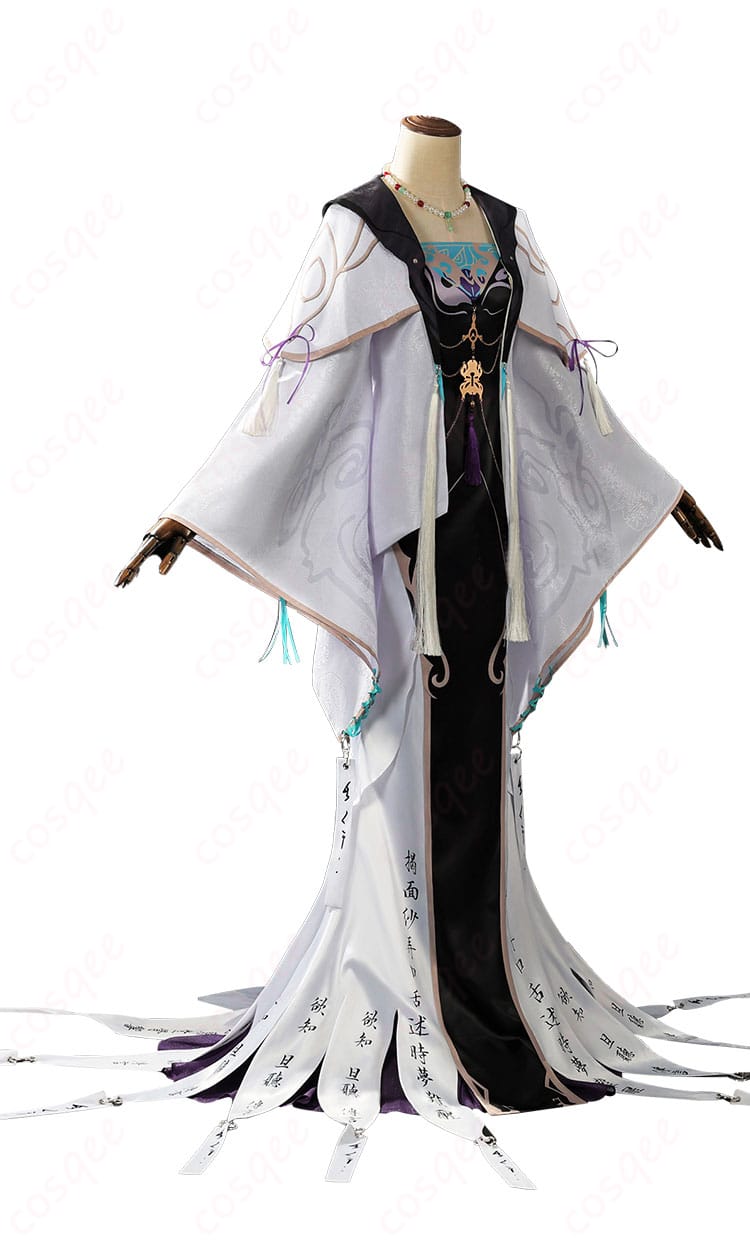 コスプレ衣装の側面の詳細画像。衣装のフィット感とデザインの美しさを確認できます。