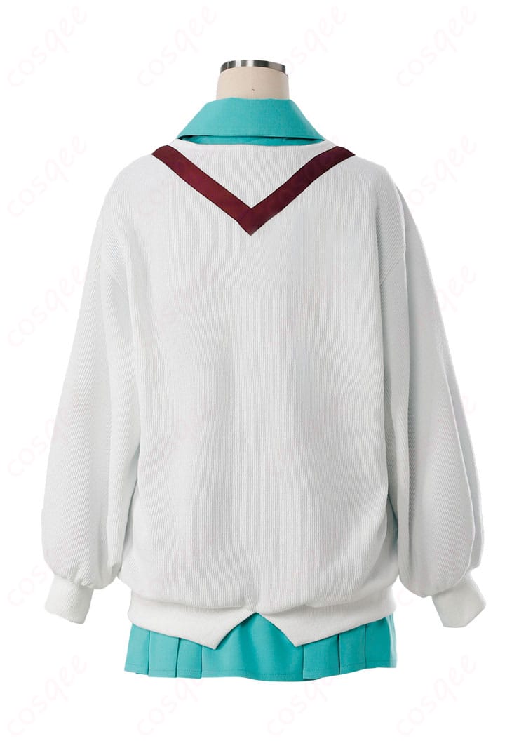 アマテ・ユズリハ（マチュ）の制服コスプレ衣装背面。背中のデザインが見やすい画像。