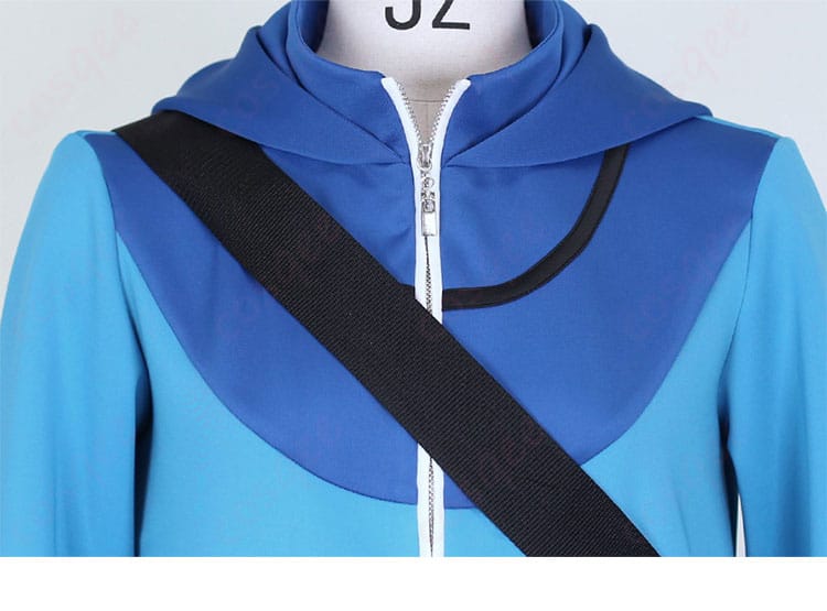 服装の襟元装飾の細部 - トウヤ衣装の襟元の刺繍とデザイン