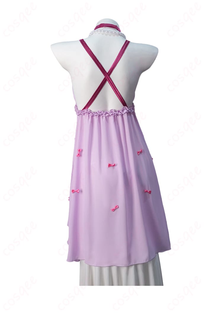 商品背面図。加藤恵のコスプレ衣装の背面詳細と仕上がりを示した画像。