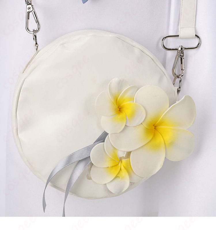 バックパック装飾ディテール。氷室セナ私服コスプレ衣装に合ったバックパックのデザインが見える画像です。