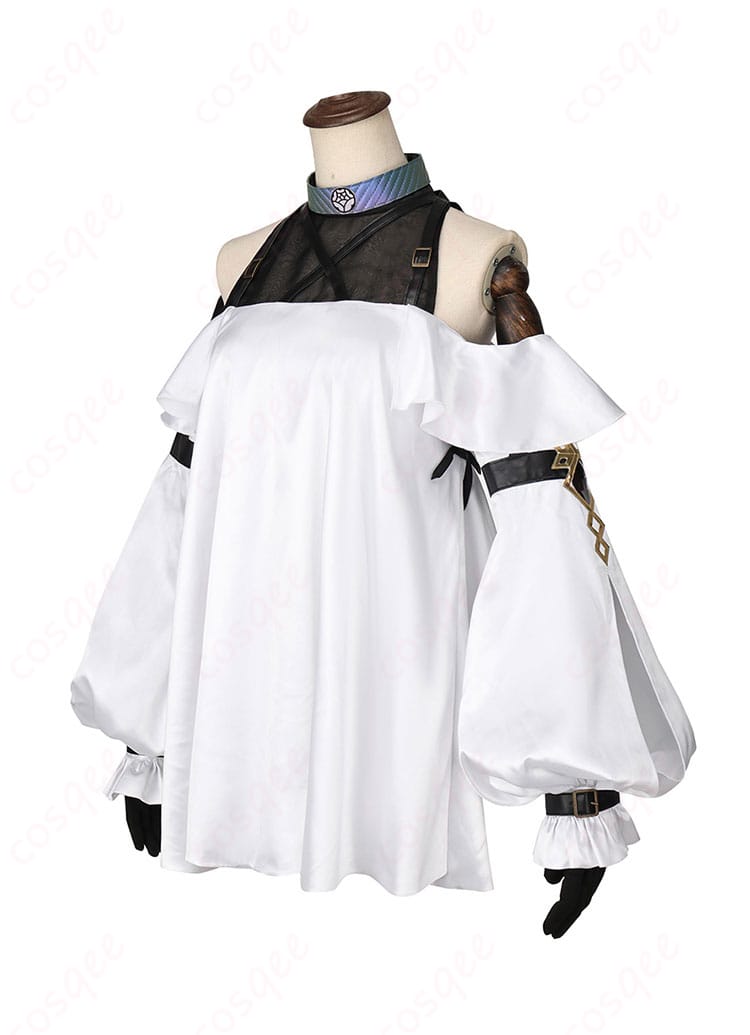 メリュジーヌ コスプレ衣装の側面画像。衣服のフィット感やシルエットを確認できます。