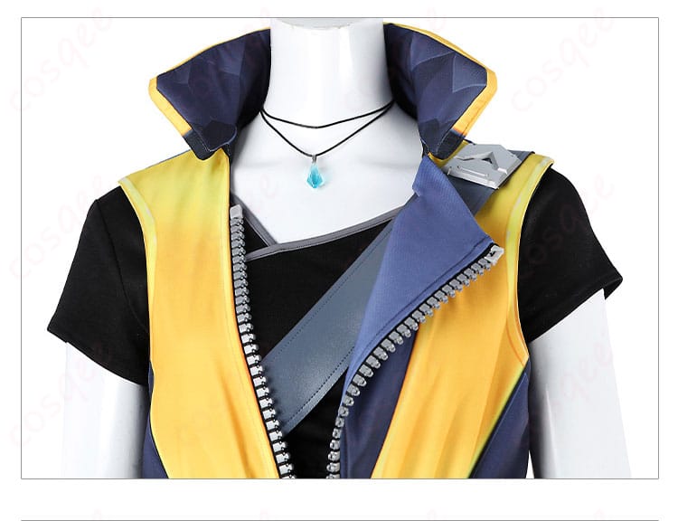 服装の襟元装飾ディテール画像。ウェイレイコスプレ衣装の襟部分の細部が見える。