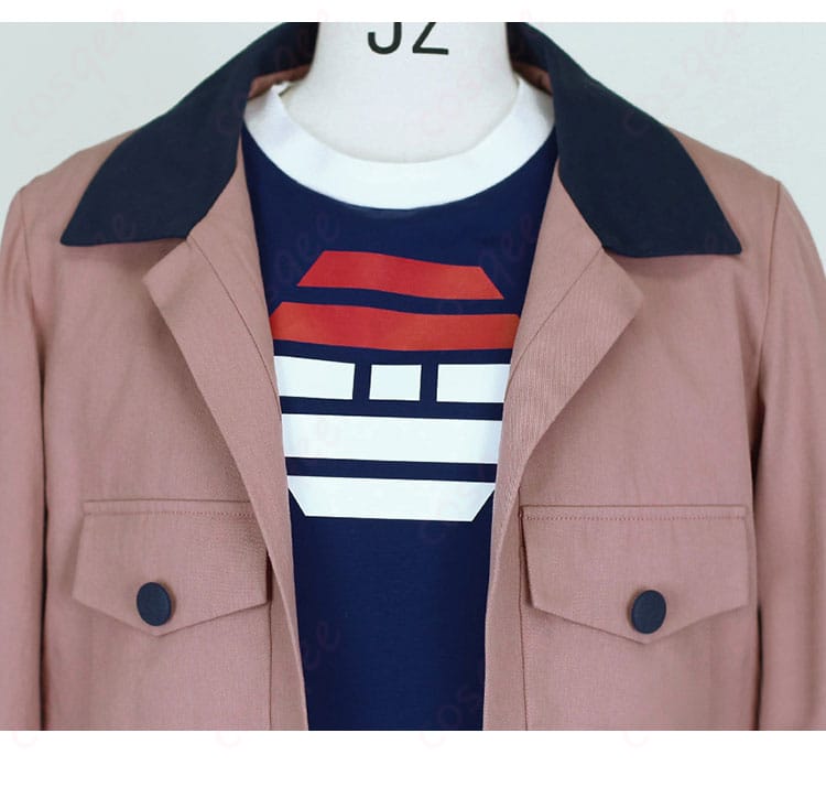 ポケモンレジェンズ ガイ コスプレ衣装の衣領装飾ディテール。キャラクターの特徴的なデザインを忠実に再現。