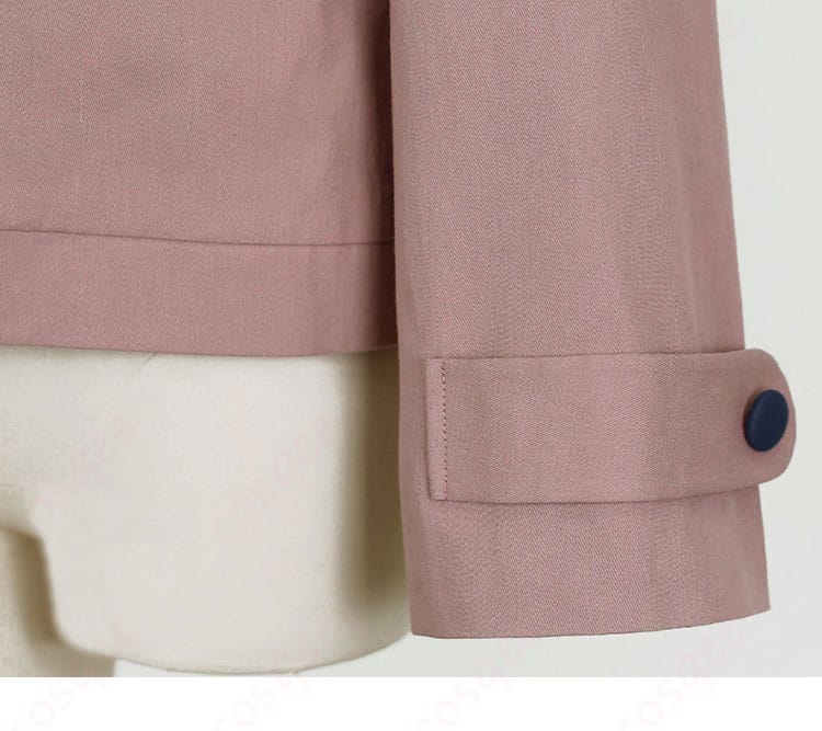 袖口装飾ディテール。タウニー衣装の袖口のデザイン。細かい縫製と仕上がりに注目。