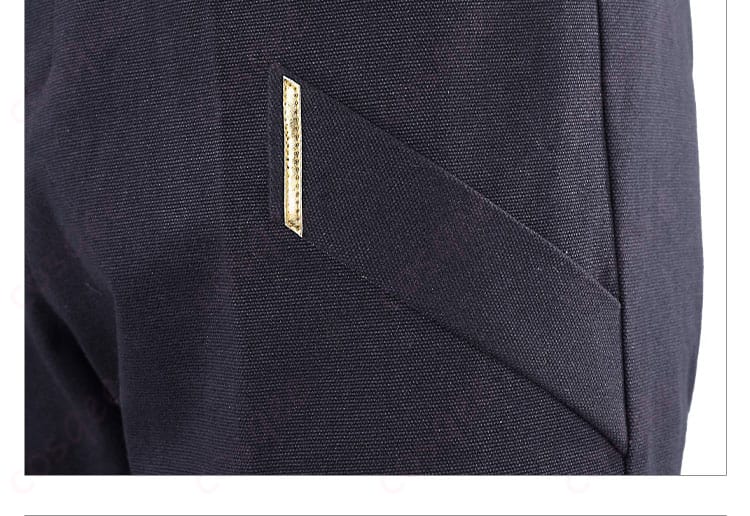 パンツレッグ部分の装飾ディテール。テホのコスプレ衣装のパンツレッグ部分が魅力的に仕上げられています。