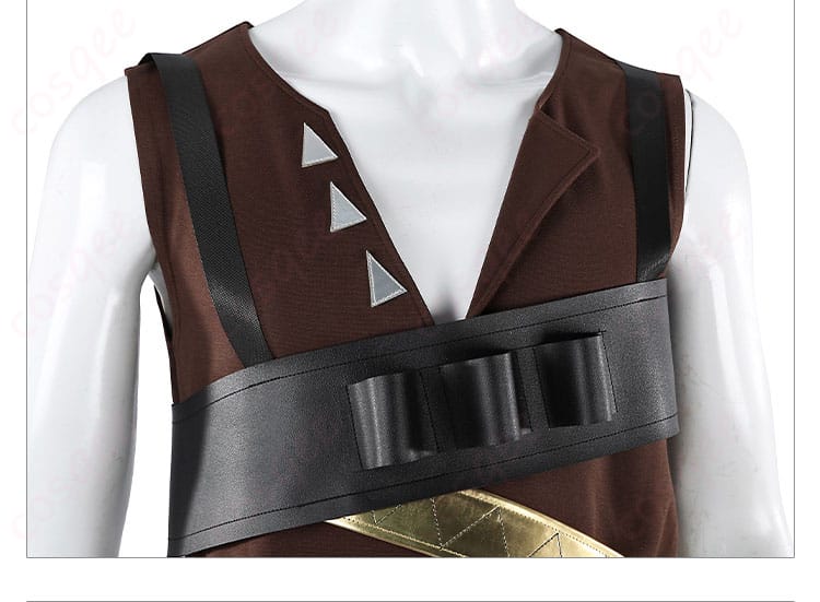 肩帯と胸飾り装飾の詳細。テホのコスプレ衣装の肩帯と胸の装飾がしっかりと表現されています。