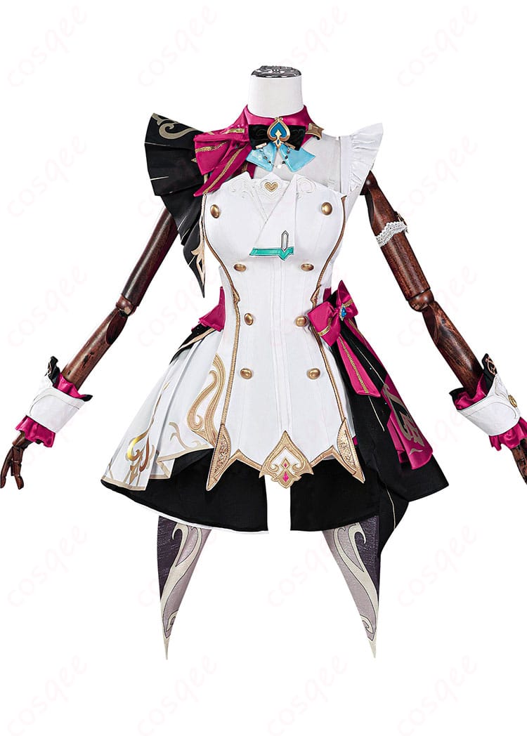 エスコフィエコスプレ衣装の前面デザイン。細部まで忠実に再現されたエスコフィエの特徴的な衣装。