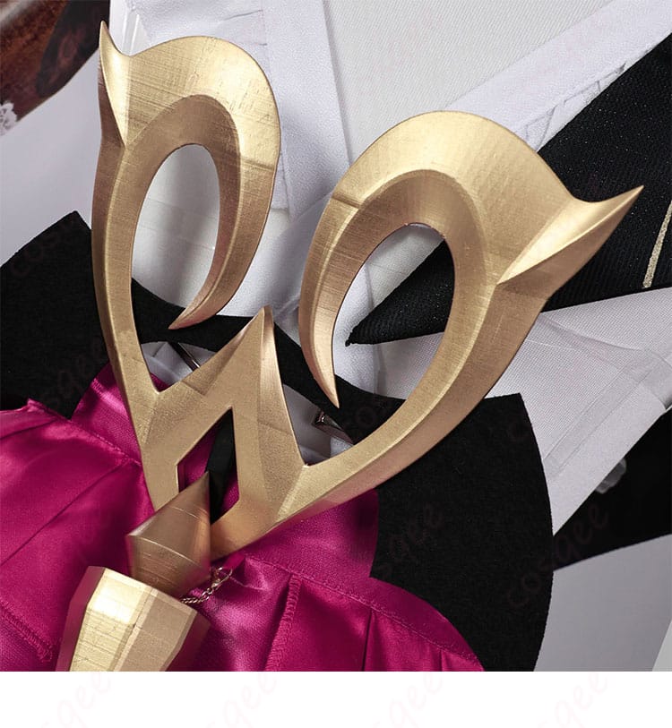 エスコフィエコスプレ衣装の背面装飾。背面のディテールが美しく、全体の仕上がりを引き立てる。