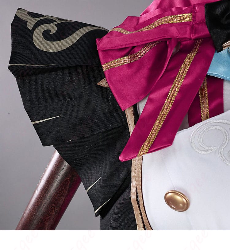 エスコフィエコスプレ衣装の肩袖部分の装飾細部。丁寧な仕上げとリアルなデザインが魅力。