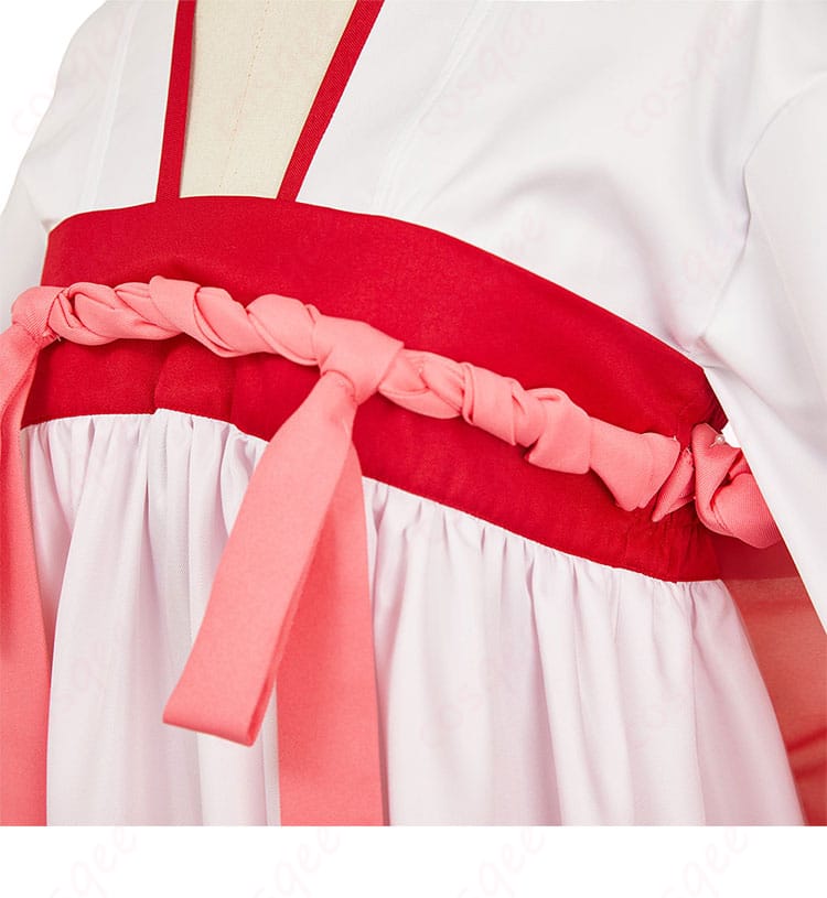 胸前装飾ディテール。猫猫(マオマオ)コスプレ衣装の胸元の刺繍とデザインの詳細。