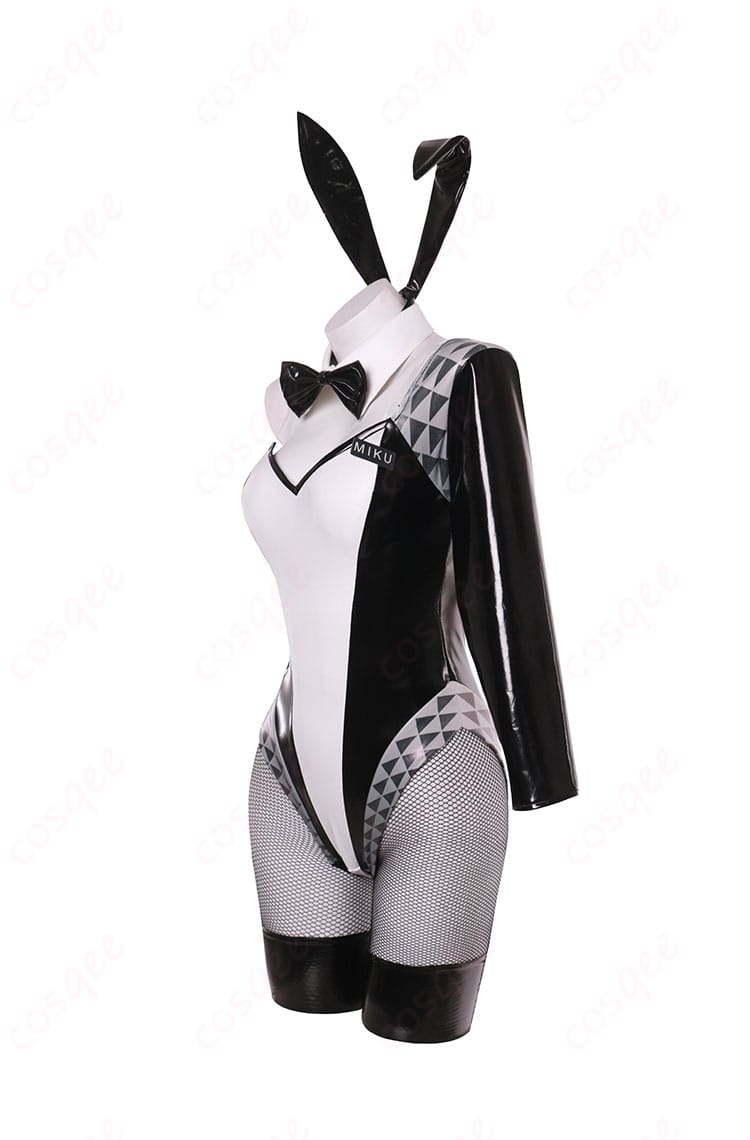 初音ミク バニーVer. コスプレ衣装 左側画像 - 左側から見た初音ミクのコスプレ衣装の特徴が見える画像。