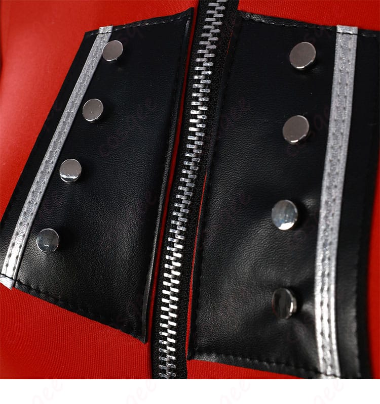 衣装の襟元の装飾ディテール。向坂雫のアーマーの門襟装飾の詳細を示す画像。