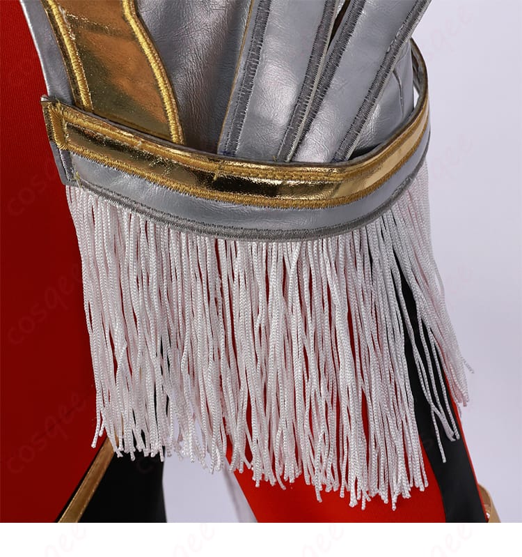 左肩のフリンジ装飾のディテール。向坂雫コスプレ衣装の左肩に施された流れるフリンジの装飾画像。