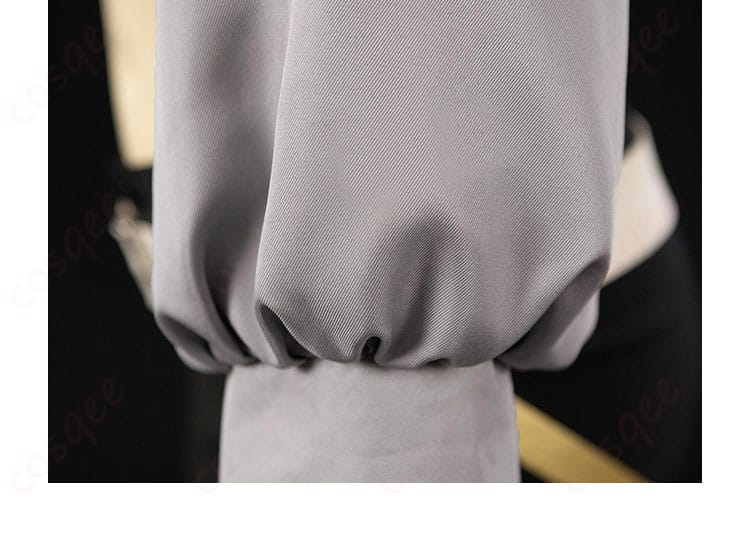 袖口の装飾ディテール。リヨウのコスプレ衣装の袖口部分の装飾が細かく見える画像。