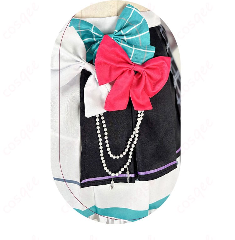 IRyS(アイリス)ブライト衣装のスカート部分に施された可愛い蝶結び装飾。コスプレ衣装のアクセント。