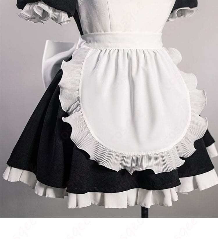 初音ミク ラビットホール メイド服 コスプレ衣装のスカート装飾ディテール。華やかなフリルと繊細なデザインが魅力的。