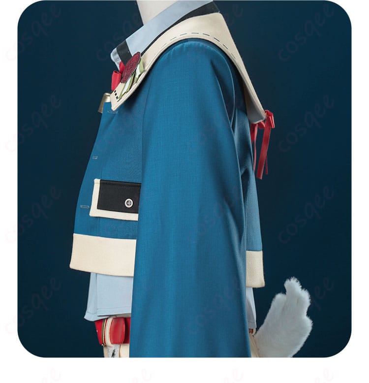 衣装の肩周りの装飾詳細。衣装の特徴的なデザインを強調しています。