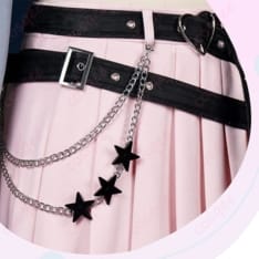 プロセカ小悪魔コス｜瑞希・愛莉・遥・みのりの黒赤ストリートで写真映え - 4枚目の画像（サムネイル）