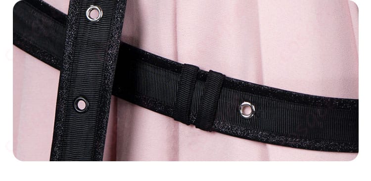 腰ベルトの装飾細部。コスプレ衣装の腰ベルト部分、デザインに注目。