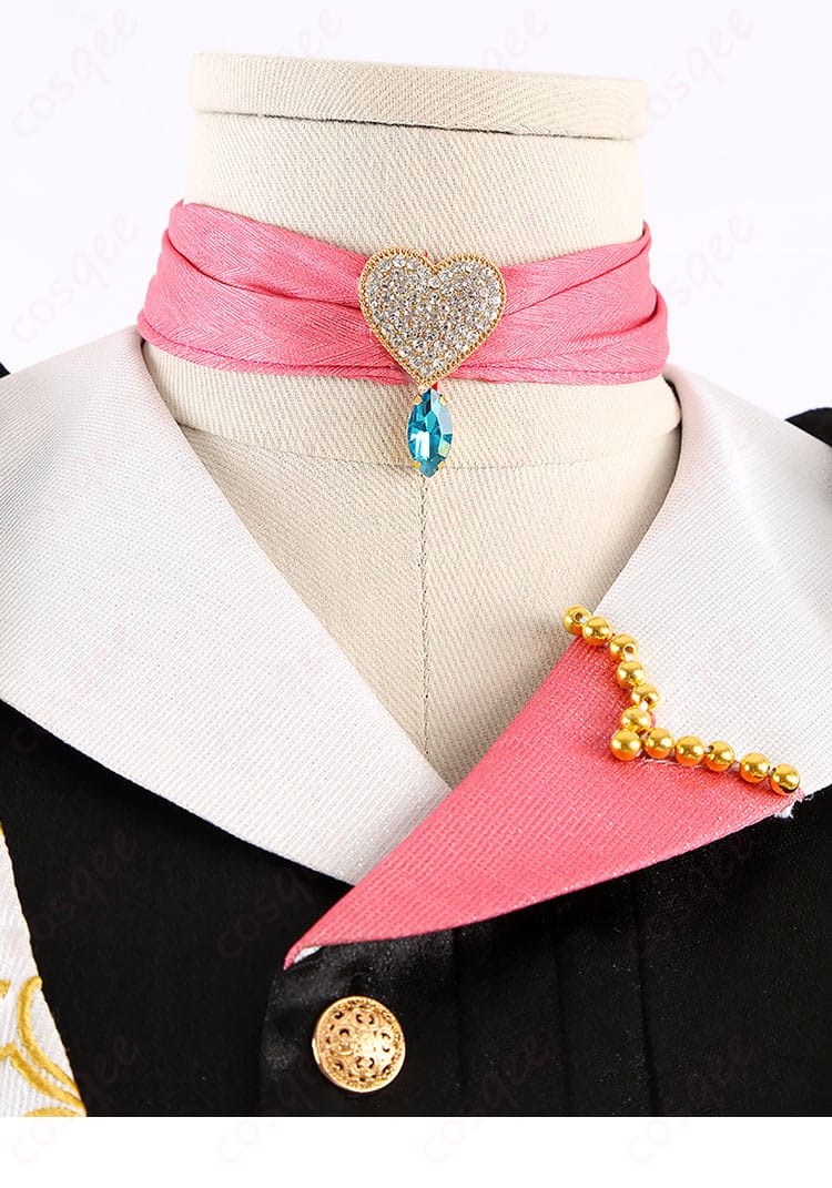 ネックレス装飾のディテール画像:あんさんぶるスターズ!!朱桜司のコスプレ衣装に使用されたネックレス装飾の詳細。細かいデザインが魅力的です。