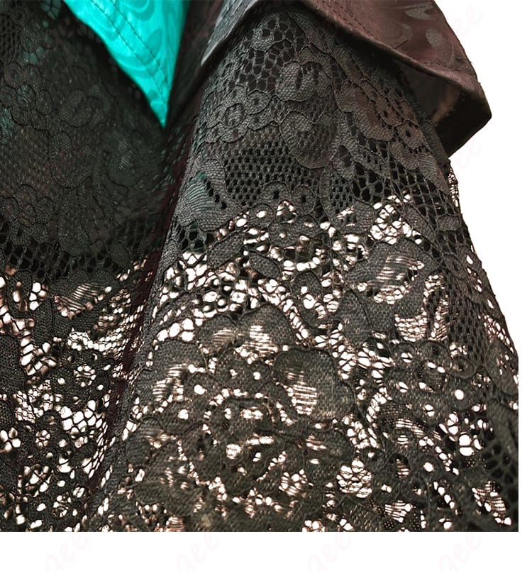 初音ミクコスプレ衣装の花柄装飾。精密な刺繍と美しいカラーデザイン。